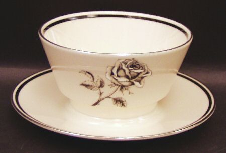 Forever Gravy Boat with Attached Underplate