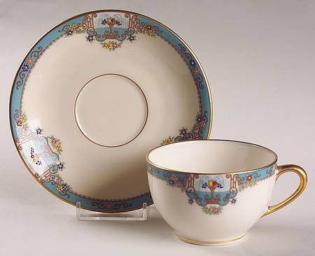 Fountain Flat Cup & Saucer Set