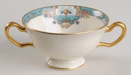 Fountain Footed Bouillon Cup