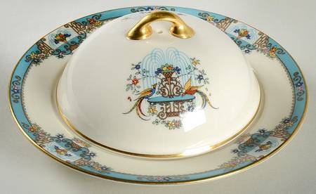 Fountain Round Covered Butter