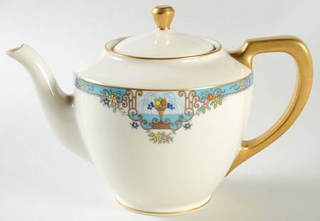 Fountain Shape 1961 Teapot & Lid