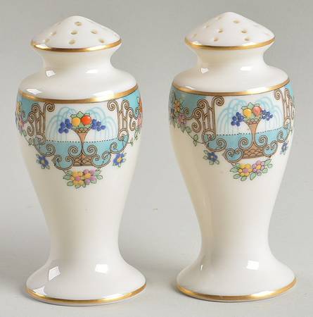Fountain Salt & Pepper Set