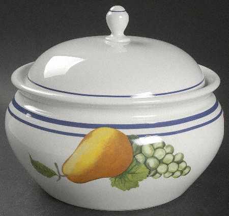 Fruit Groves 2.5 Qt Round Covered Casserole
