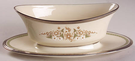 Fresh Meadow Gravy Boat with Attached Underplate