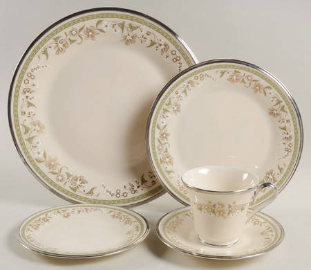 Fresh Meadow 5 Piece Place Setting