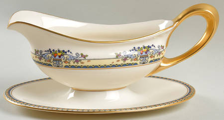 Golden Gate (Gold Trim) Gravy Boat with Attached Underplate