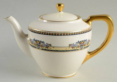 Golden Gate (Gold Trim) Shape 1961 Teapot & Lid