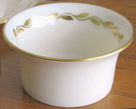Golden Wreath Ramekin No Saucer