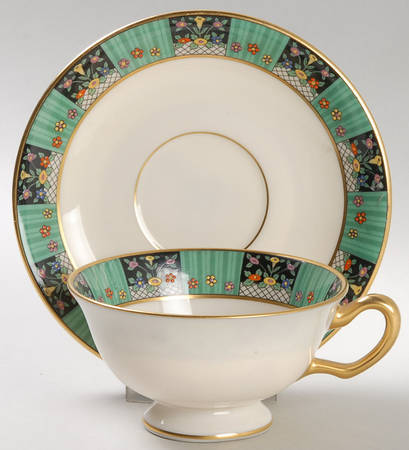 The Greenwich Footed Cup & Saucer Set