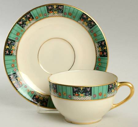 The Greenwich Flat Cup & Saucer Set