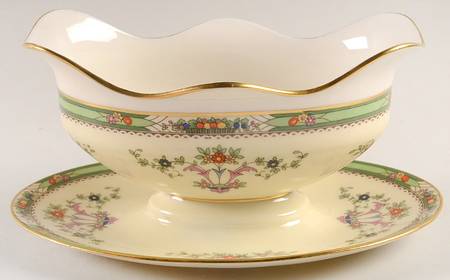 Grenoble Ivory Gravy Boat with Attached Underplate
