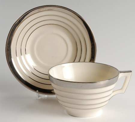 H319 Flat Cup & Saucer Set