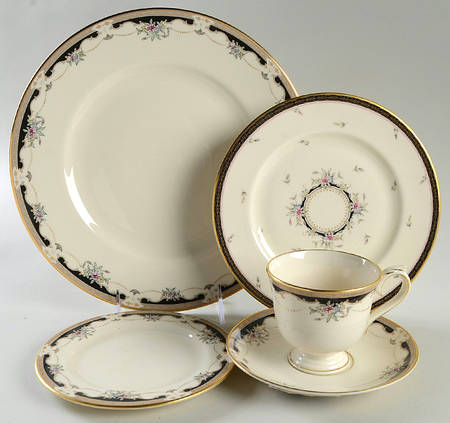 Hartwell House 5 Piece Place Setting by Lenox