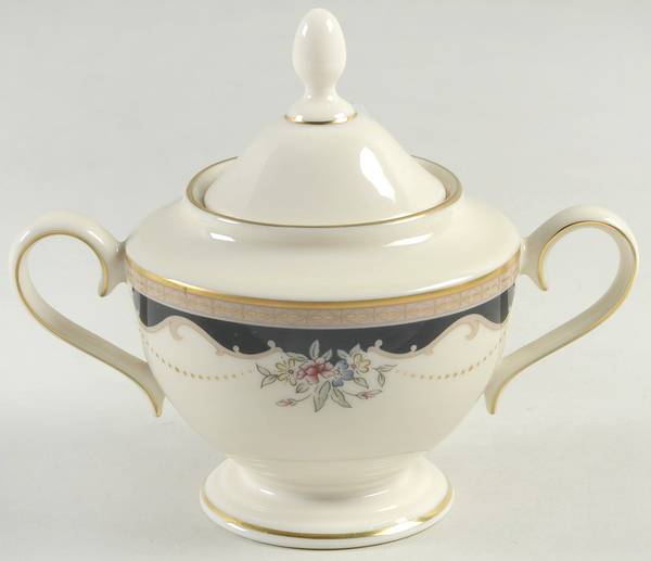 Hartwell House 1999 Shape Sugar Bowl & Lid