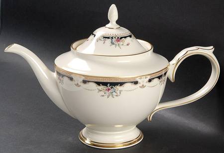 Hartwell House Teapot & Lid