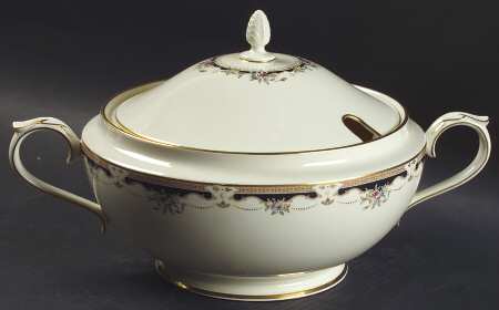 Hartwell House Tureen &  Lid by Lenox