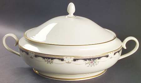 Hartwell House 1999 Shape Round Covered Vegetable
