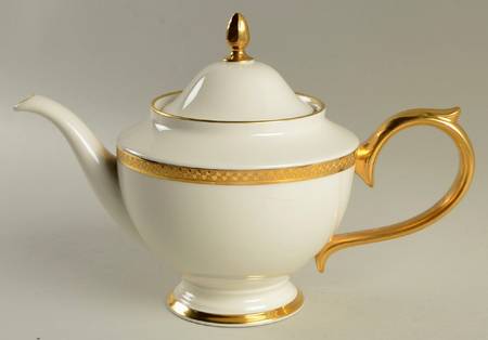 Haverford Hall Teapot & Lid