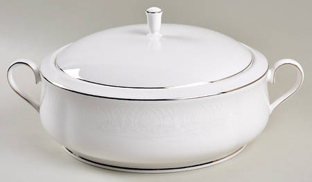 Hannah Platinum Round Covered Vegetable