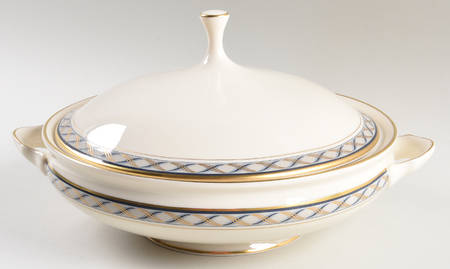 Harrison Round Covered Vegetable