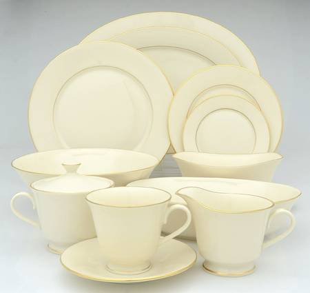 Hayworth 48 Piece Estate Set