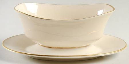 Hayworth Gravy Boat with Attached Underplate