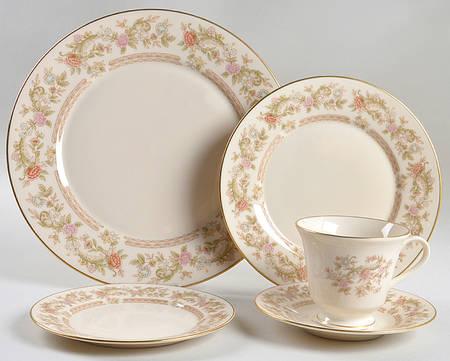 Helmsley 5 Piece Place Setting
