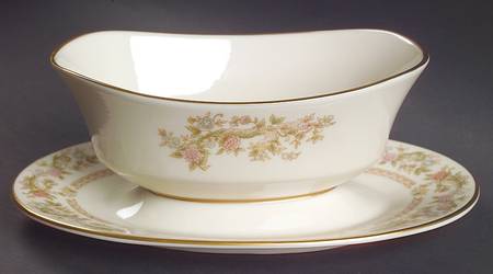 Helmsley Gravy Boat with Attached Underplate