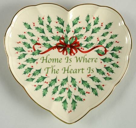 Holiday (Dimension) 9" Heart Plate