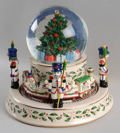 Holiday (Dimension) Snowglobe Musical Centerpiece
