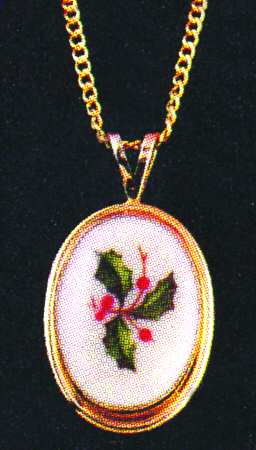 Holiday (Dimension) Petite Pendant W/Chain