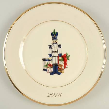Holiday (Dimension) 2018 Annual Accent Luncheon Plate
