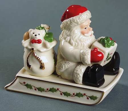Holiday (Dimension) Figural Salt and Pepper Tray Set