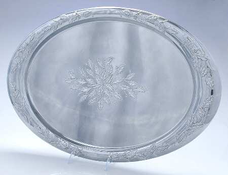 Holiday (Dimension) 21" Metal Oval Tray