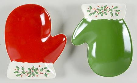 Holiday (Dimension) Mitten Plates - Set of 2 Motifs