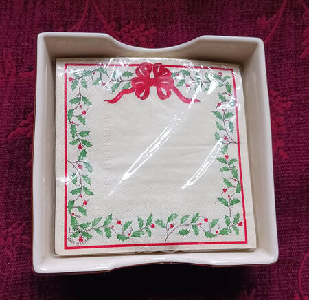 Holiday Gold (Red Ribbon Accent) Unopened Package of Napkins
