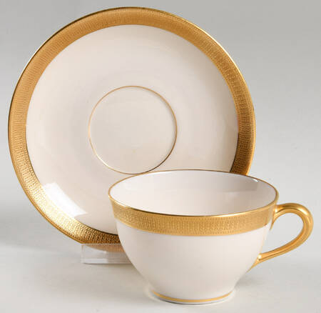 J19 Cream Flat Cup & Saucer Set