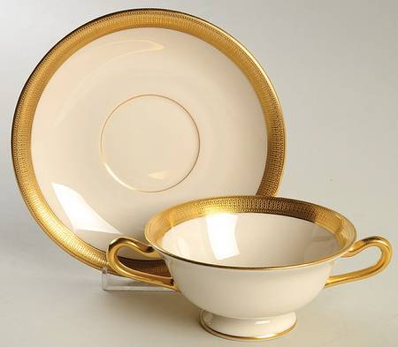 J19 Cream Footed Cream Soup Bowl & Saucer Set