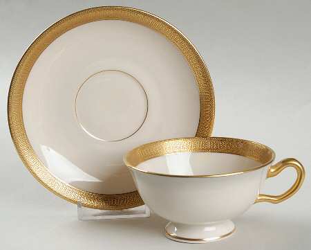 J19 Cream Footed Cup & Saucer Set