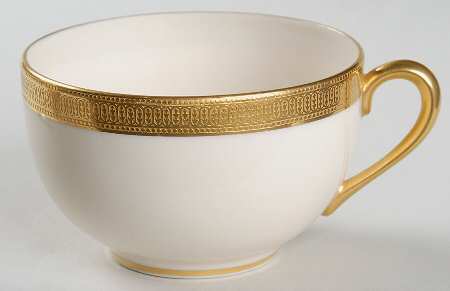 J19 Cream Oversized Cup