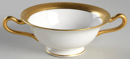 J19 White Footed Bouillon Cup