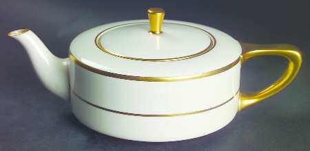 J34 Shape 1690 Teapot & Lid