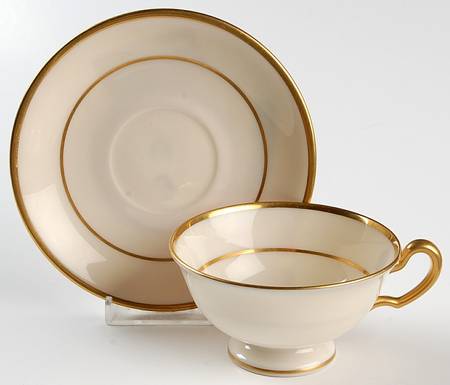 J34 Footed Cup & Saucer Set