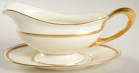 J53 Gravy Boat & Underplate