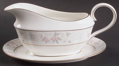 Jacqueline Gravy Boat & Underplate