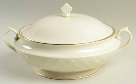 Jacquard Gold Round Covered Vegetable