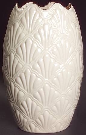 Jacquard Gold 9" Vase
