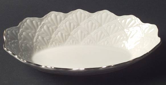 Jacquard Gold Large Oval Fluted Dish