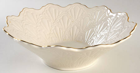 Jacquard Gold 9" Round Fluted Bowl