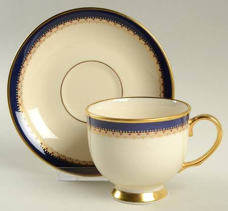 Jefferson Footed Cup & Saucer Set